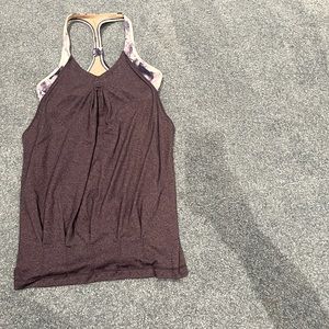 Lululemon workout top size 4